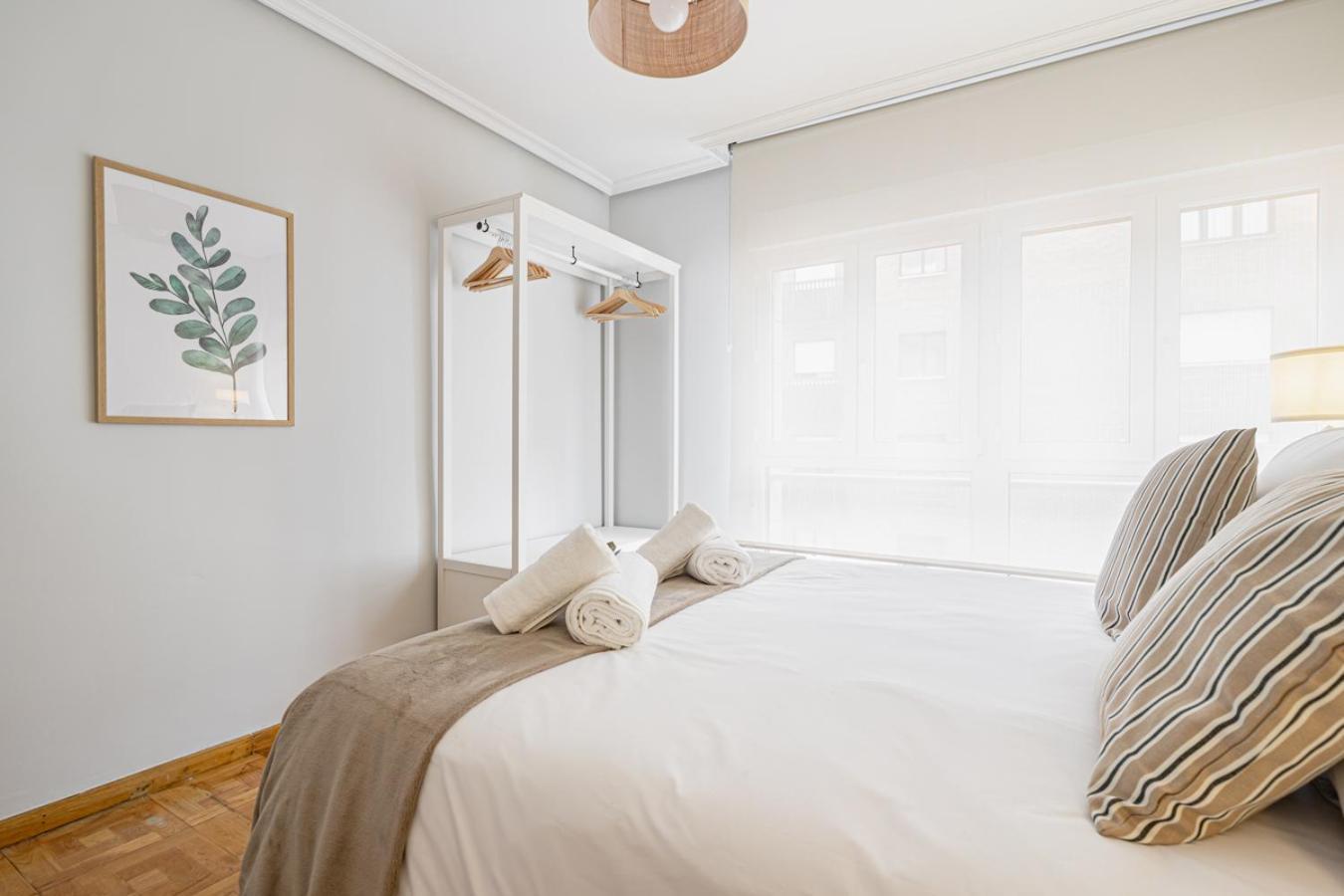 Apartamento Tres Mares Gijón Exteriör bild