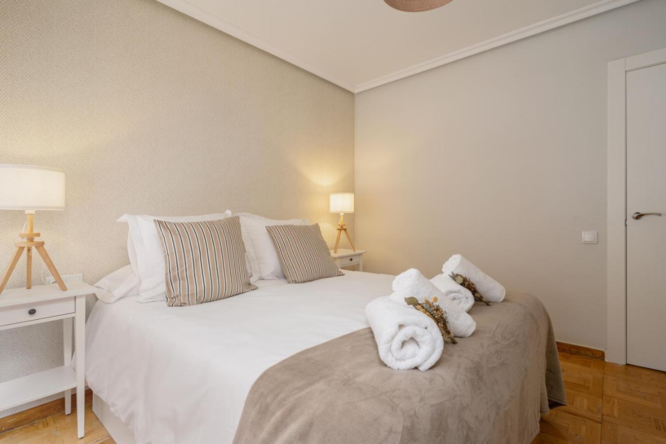 Apartamento Tres Mares Gijón Exteriör bild