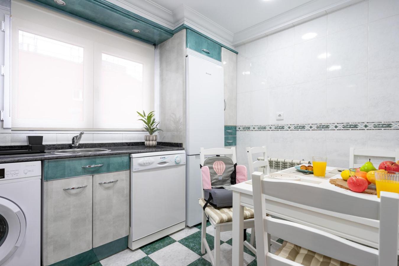 Apartamento Tres Mares Gijón Exteriör bild