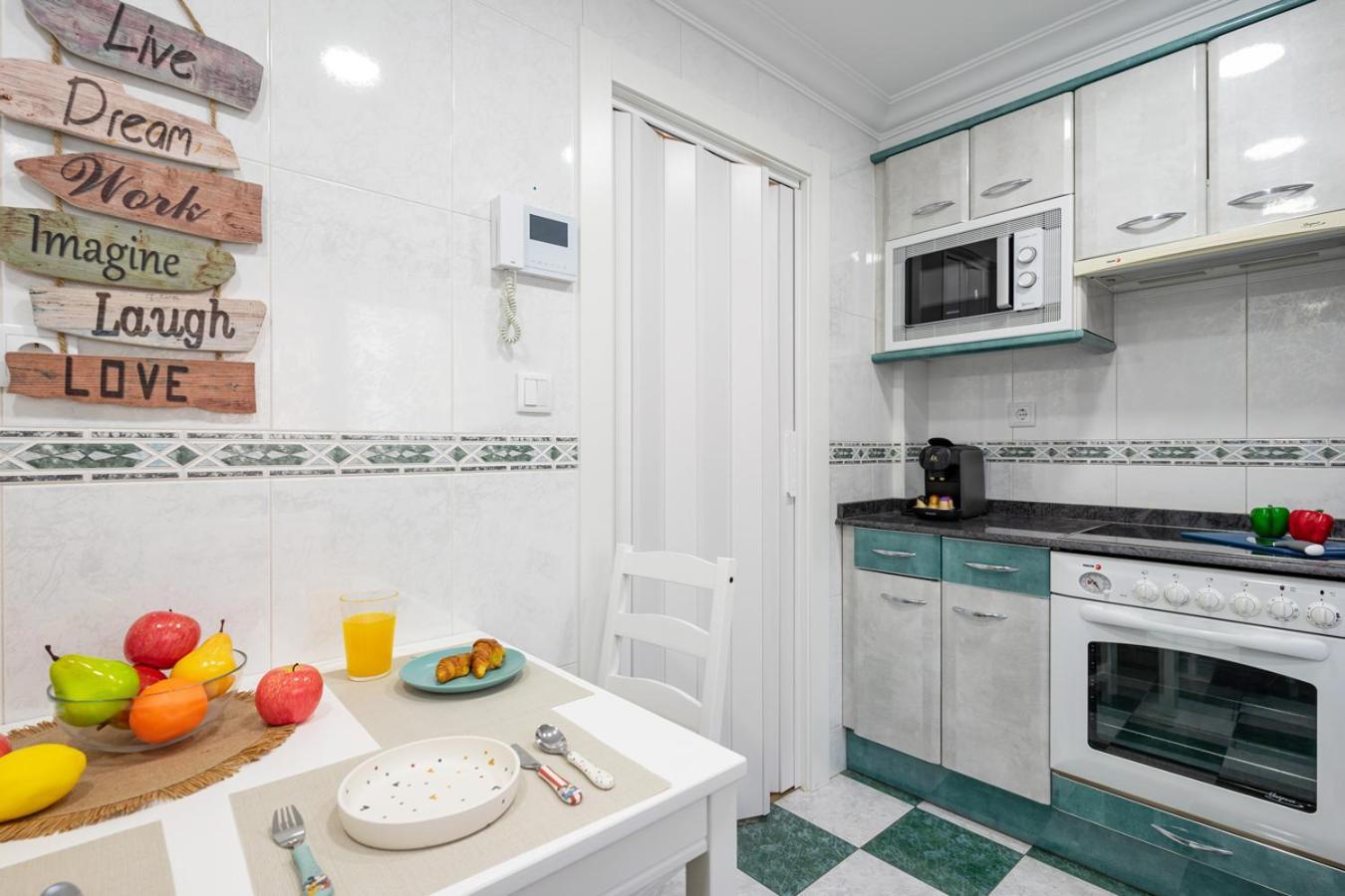 Apartamento Tres Mares Gijón Exteriör bild