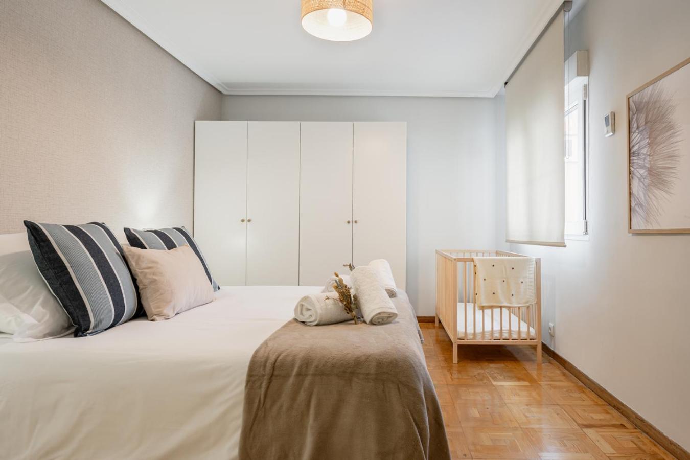 Apartamento Tres Mares Gijón Exteriör bild